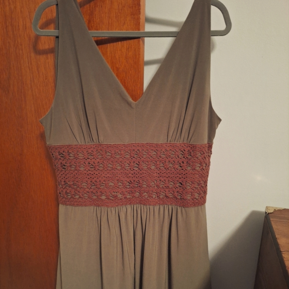 Chadwick's Sleeveless Olive Green Dress with Brown Lace Detail Size 16